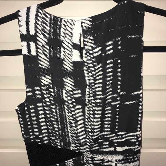 Trina Turk Kathleen Jersey Sheath Dress Size 0 - Picture 7 of 7